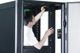 APC EASY RACK 600MM/42U/800MM WITH ROOF SIDE PANEL CASTORS FEET AND 4 BRACKETS NO BOTTOM BLACK Fritstående reol Sort